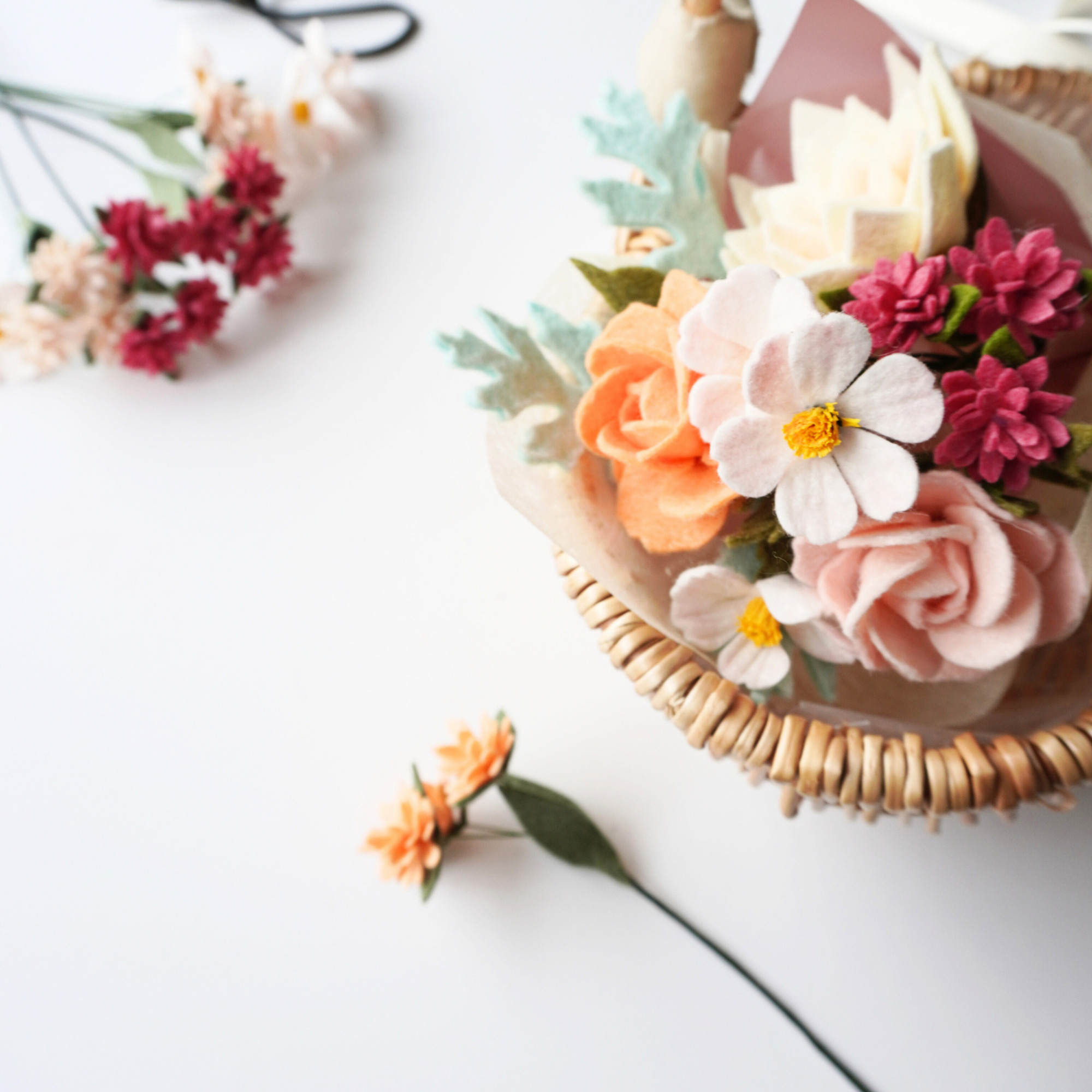 Felt mini bouquet with Personalised wooden tag - The Tsubaki