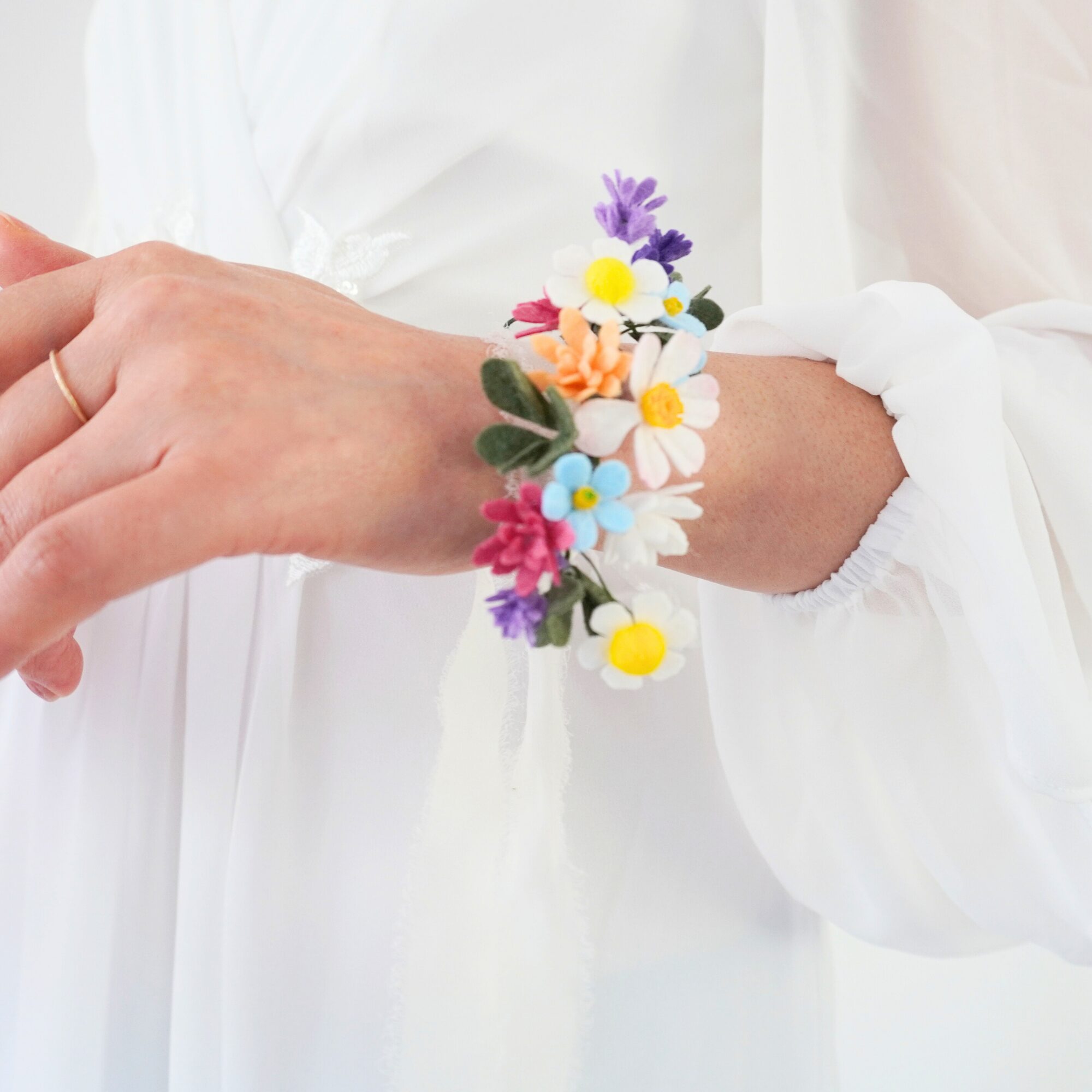 Wildflower corsage and boutonniere set image 6